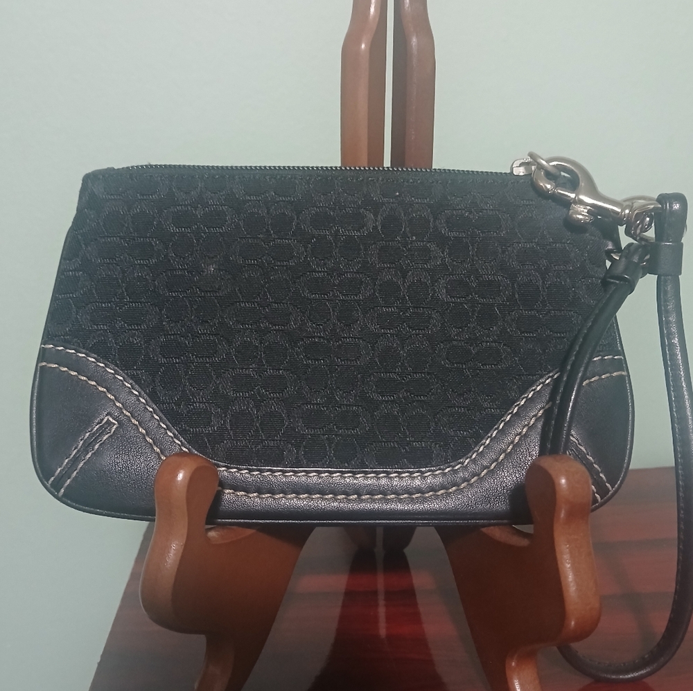EUC Coach Wristlet - Picture 2 of 5